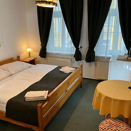 阿巴兹亚膳食公寓酒店 Františkovy Lázně 外观 照片