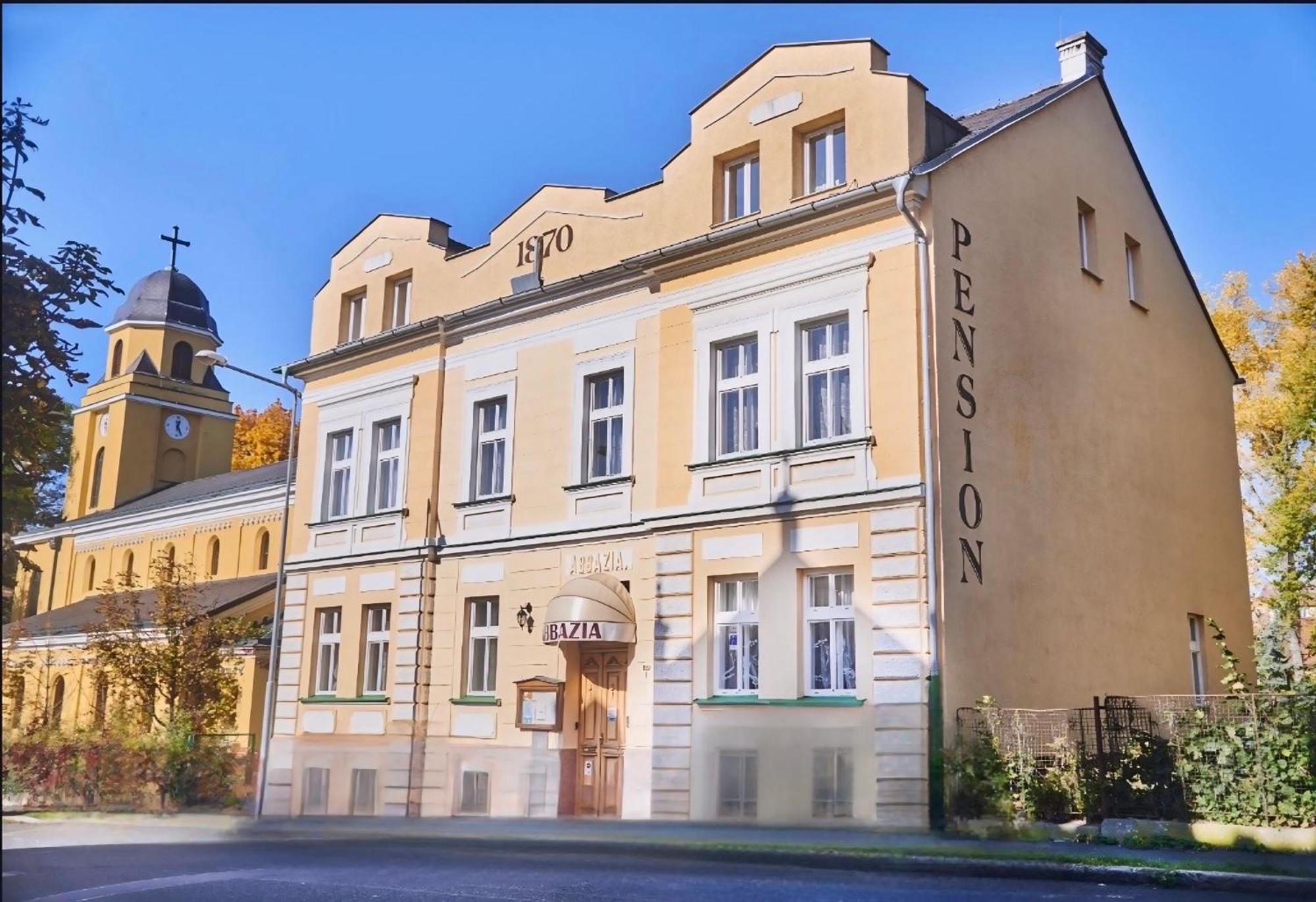 阿巴兹亚膳食公寓酒店 Františkovy Lázně 外观 照片